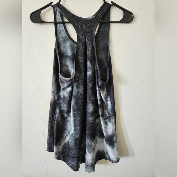 Vogo Athletica Grey Marble Pattern Tank Top Size Small Long Beautiful Modern - Picture 4 of 5